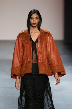 model wearing Salinas Fall 2016