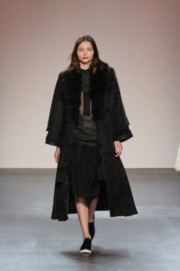 model wearing Salinas Fall 2016