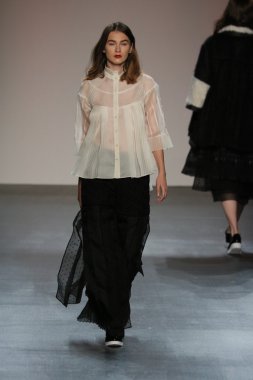 model wearing Salinas Fall 2016