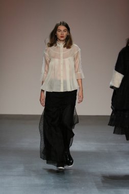 model wearing Salinas Fall 2016