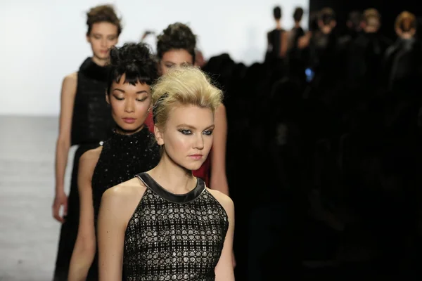 Carmen Marc Valvo Runway show — Zdjęcie stockowe