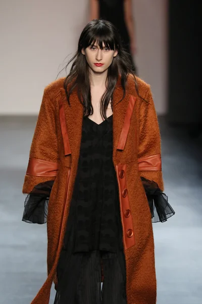 Model wearing Salinas Fall 2016 — 스톡 사진