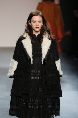 model wearing Salinas Fall 2016