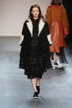 model wearing Salinas Fall 2016