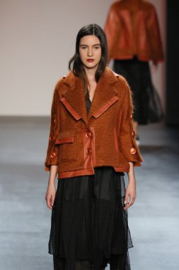 model wearing Salinas Fall 2016