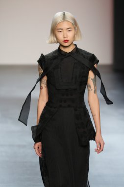 model wearing Salinas Fall 2016