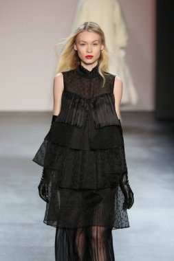 model wearing Salinas Fall 2016