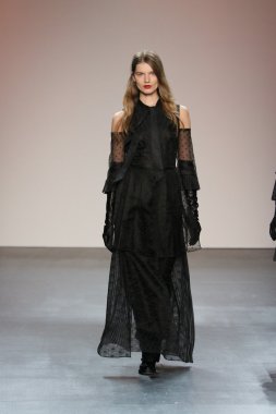 model wearing Salinas Fall 2016