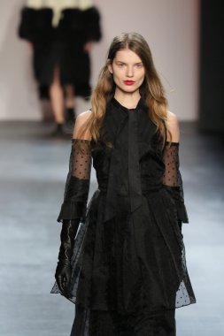 model wearing Salinas Fall 2016