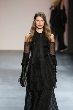 model wearing Salinas Fall 2016