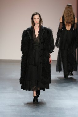 model wearing Salinas Fall 2016