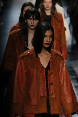 Models wearing Salinas Fall 2016