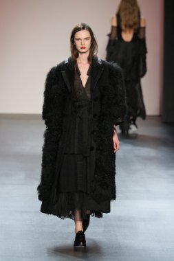 model wearing Salinas Fall 2016