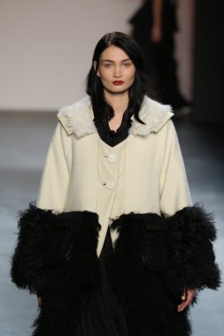model wearing Salinas Fall 2016