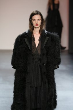 model wearing Salinas Fall 2016