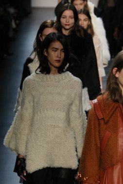 Models wearing Salinas Fall 2016
