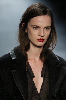 model wearing Salinas Fall 2016