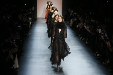 Models wearing Salinas Fall 2016