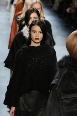 Models wearing Salinas Fall 2016