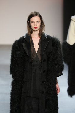 model wearing Salinas Fall 2016