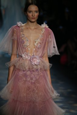 model wearing Marchesa Fall 2016