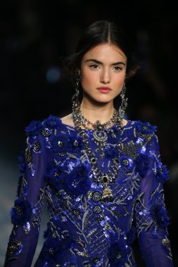 model wearing Marchesa Fall 2016