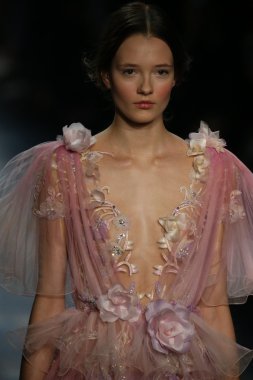 model wearing Marchesa Fall 2016