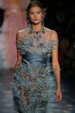 model wearing Marchesa Fall 2016