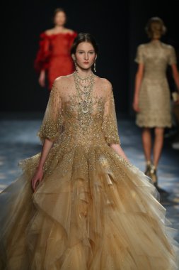 model wearing Marchesa Fall 2016