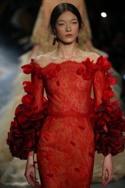 model wearing Marchesa Fall 2016