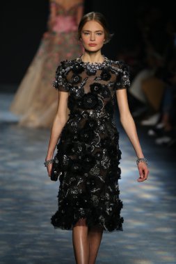 model wearing Marchesa Fall 2016