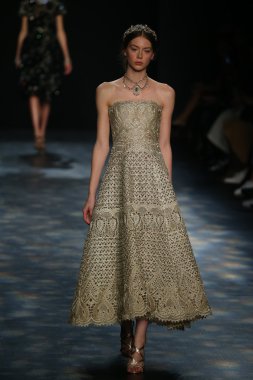 model wearing Marchesa Fall 2016