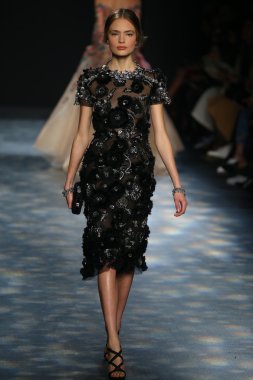 model wearing Marchesa Fall 2016