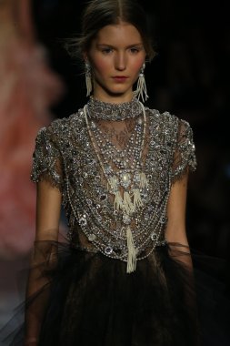 model wearing Marchesa Fall 2016