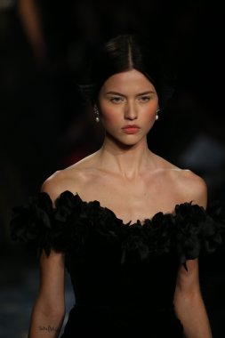 model wearing Marchesa Fall 2016