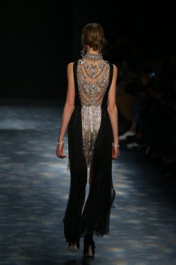 model wearing Marchesa Fall 2016