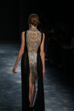 model wearing Marchesa Fall 2016