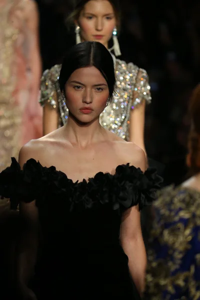 Models wearing Marchesa Fall 2016 — Stok fotoğraf