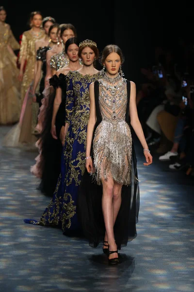 Models wearing Marchesa Fall 2016 — Stok fotoğraf