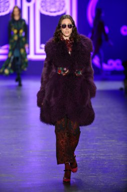 Anna Sui sonbahar 2016 gösteri