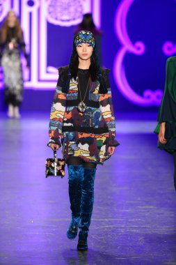 Anna Sui sonbahar 2016 gösteri