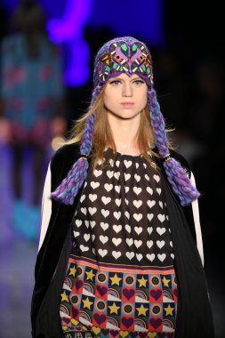 Anna Sui sonbahar 2016 gösteri