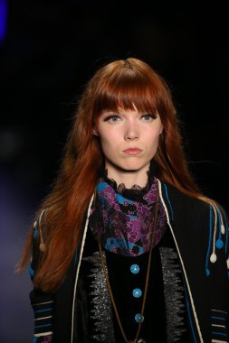 Anna Sui sonbahar 2016 gösteri