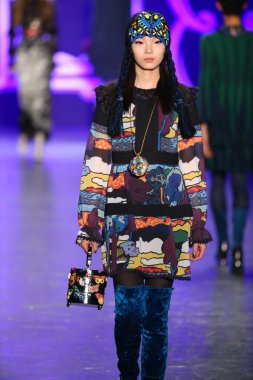 Anna Sui sonbahar 2016 gösteri