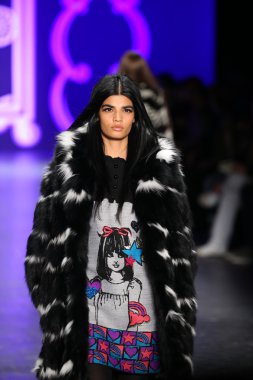 Anna Sui sonbahar 2016 gösteri