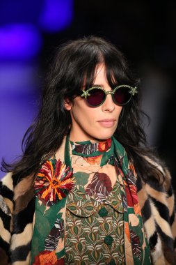Anna Sui sonbahar 2016 gösteri