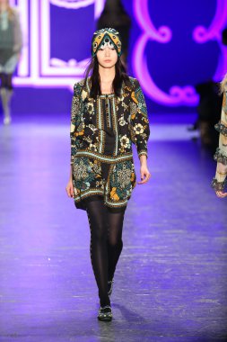 Anna Sui sonbahar 2016 gösteri