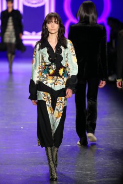 Anna Sui sonbahar 2016 gösteri