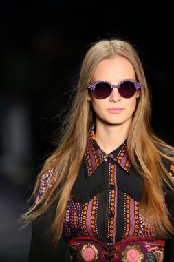 Anna Sui sonbahar 2016 gösteri