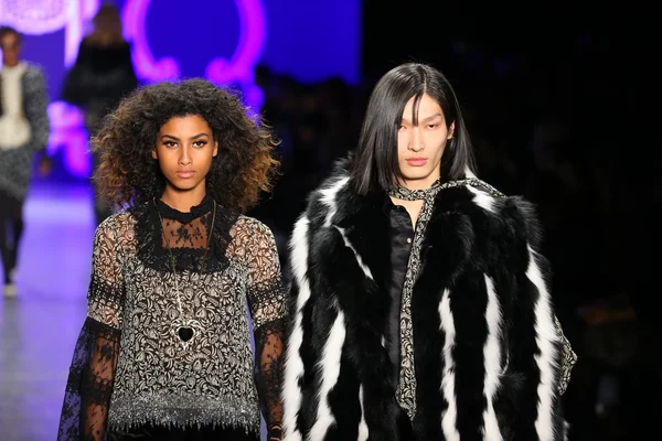 Show de Anna Sui Fall 2016 — Fotografia de Stock